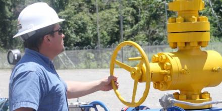 Ecuador ante un nuevo desafío económico: la caída del precio del petróleo