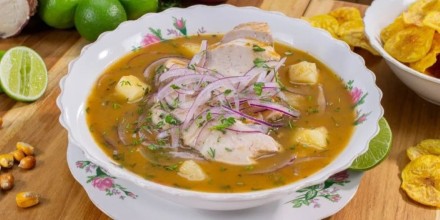 Comida callejera en Ecuador: los sabores que conquistan a los turistas y fortalecen el turismo gastronómico 