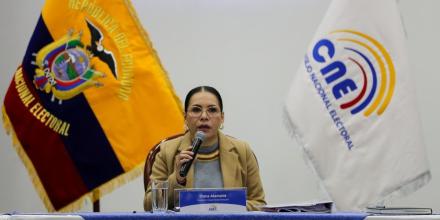 Atamaint: Noboa debe pedir licencia para hacer campaña al referéndum