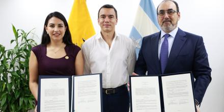 Ecuador recibió crédito de $ 250 millones de la CAF