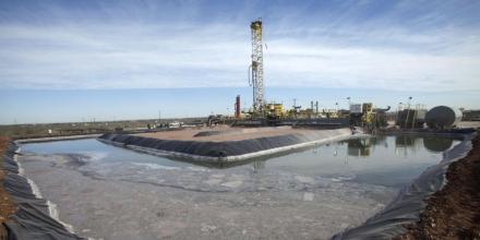 El crudo WTI, referente de Ecuador, subió a $ 65,69 el barril