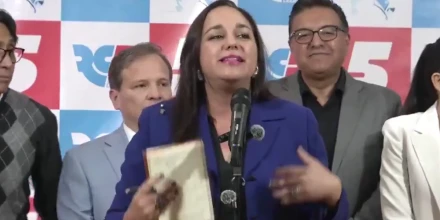 Suspensión de Revolución Ciudadana genera disputa legal entre Fiscalía y Tribunal Electoral