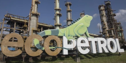 Alza del crudo sostiene a Ecopetrol pese a tensiones internas y presión política 