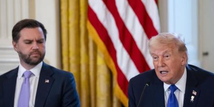 Trump sugirió que dejará a ExxonMobil "fuera" de Venezuela tras comentario de su CEO