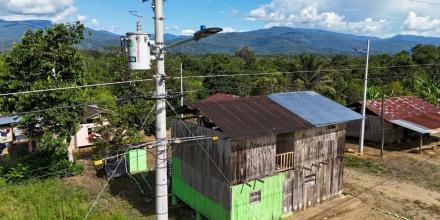 Servicio eléctrico se fortaleció en comunidades shuar de Morona Santiago Servicio eléctrico se fortaleció en comunidades shuar de Morona Santiago
