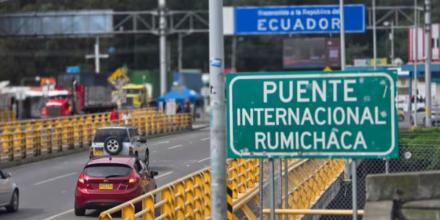 Gobierno busca evitar paro de transportistas en el Carchi tras arancel a Colombia