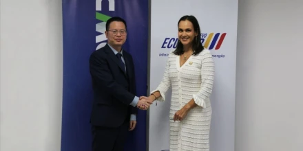 Los Cangrejos entra en fase de explotación tras firma de contrato con el Estado 