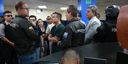 Allanan oficinas de CNEL a nivel nacional por presunta red de corrupción