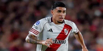 Kendry Páez brilla en River y mete presión de cara al Superclásico