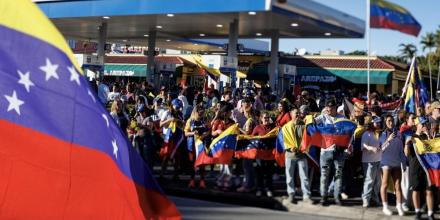 Ecuador restringe el ingreso al país de venezolanos vinculados al gobierno de Maduro