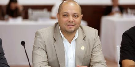 Juan Bernardo Sánchez renunció al Ministerio de Salud