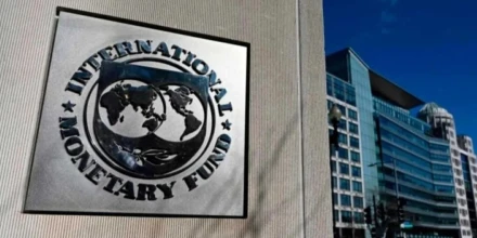 Ecuador mantiene apoyo del FMI mientras busca reducir su dependencia del endeudamiento