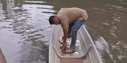 Contaminación en el río Shushufindi deja cientos de peces muertos