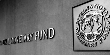 Ecuador encara revisión clave del FMI en medio de cuestionamientos al déficit de 2025