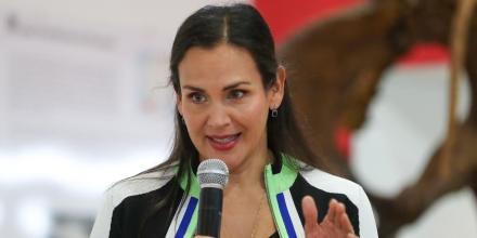 Manzano afirmó que la minería es "el futuro de la economía" del país