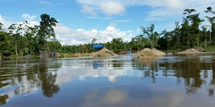Militares desaparecidos tras accidente de embarcación en el río Santiago, en Tiwintza