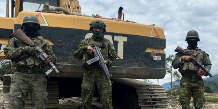 Ejército intensificó operativos contra la minería ilegal en Zamora y Napo
