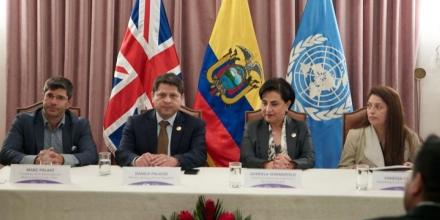 Ecuador y CBA sellaron alianza para impulsar “laboratorios de cacao”