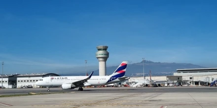 Se normaliza el suministro de combustible de aviación en aeropuertos de Ecuador
