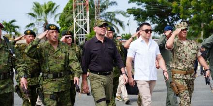 Noboa abre posibilidad de una base militar europea en Ecuador