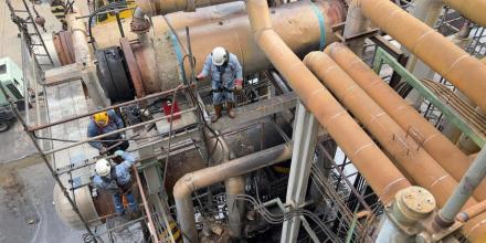 Reforma estratégica en Ecuador busca reactivar petróleo, minería y electricidad 