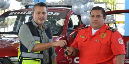 ODIN Mining refuerza a bomberos de Santa Rosa, provincia de El Oro, con nueva camioneta