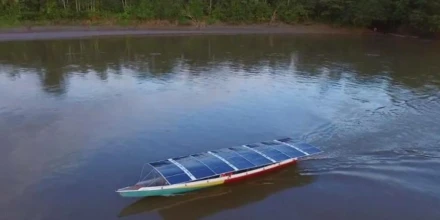 Barcazas solares reducen contaminación acústica en ríos de la Amazonía ecuatoriana