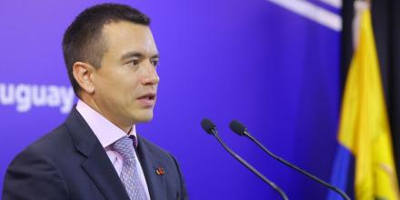 Noboa viajará otra vez a EE.UU. luego del referéndum