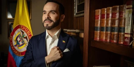 Abelardo De la Espriella propone impulsar la formalización minera y endurecer la lucha contra la minería ilegal