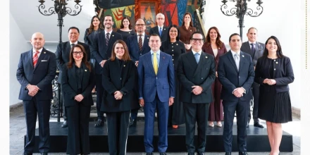 Noboa presenta nuevo gabinete tras reducir de 14 a 10 los ministerios