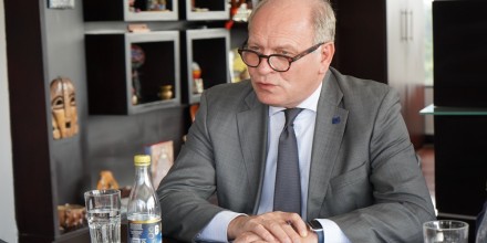 Ecuador no alcanza aún condiciones para exención de visados Schengen