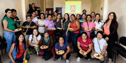 Orellana: Cuidadores se capacitan para mejorar la nutrición de personas con discapacidad