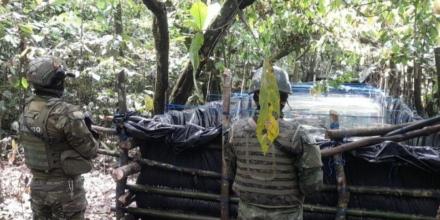 El Ejército halló piscina con 3 mil galones de combustible en Shushufindi El Ejército halló piscina con 3 mil galones de combustible en Shushufindi