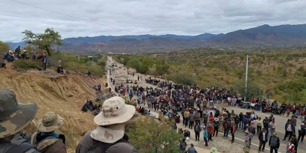Bolivia elimina restricciones a las Fuerzas Armadas en medio de crisis política