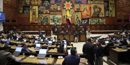 Asamblea Nacional abre investigación patrimonial a alcaldes y prefectos en Ecuador
