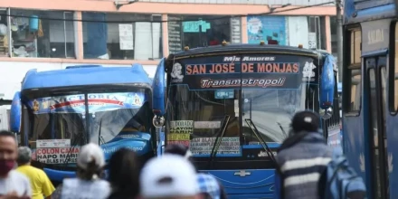 Transporte pesado presiona al Gobierno y advierte posible paralización
