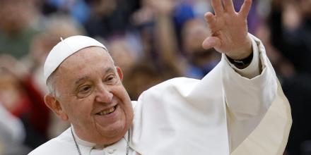 Noboa declaró duelo nacional de 3 días por el fallecimiento del papa