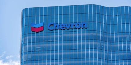 Chevron obtiene licencia clave en nueva ronda petrolera en Libia