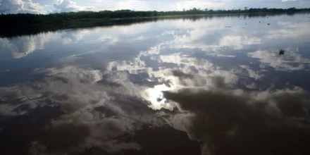 Derrame de petróleo en la Amazonía peruana activa alerta ambiental en zona de difícil acceso