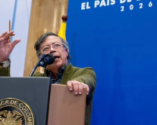 Petro sostiene que existe una articulación política que trasciende lo estatal y que influiría en el manejo de la crisis regional
