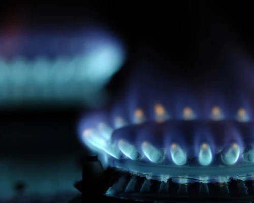 La producción de gas natural en Colombia alcanzó en febrero de 2026 su nivel más bajo para ese mes desde 2009, profundizando el déficit energético y obligando al país a depender cada vez más de importaciones.