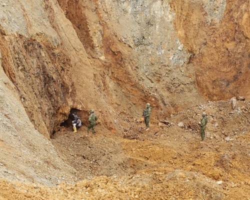 Los Lobos han pasado de extorsionar a mineros ilegales a controlar completamente las operaciones