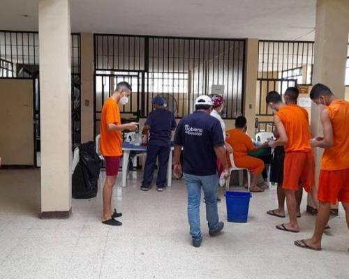 Los cuerpos fueron encontrados en pabellones que enfrentan una crisis sanitaria por casos de tuberculosis y desnutrición