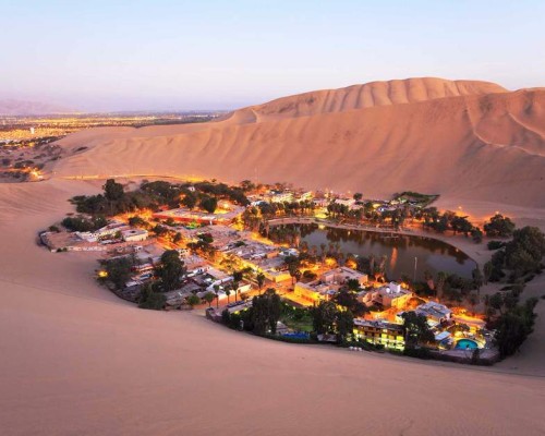 Dunas, oasis, cañones y rutas costeras posicionan al país como un destino ideal para viajeros que buscan naturaleza y adrenalina. 