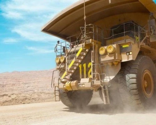 La minera australiana proyecta una operación de oro y cobre con una vida útil inicial de 23 años y una inversión superior a US$500 millones en Loja
