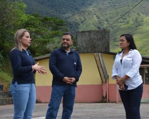 Escuela de Zamora Chinchipe recibió una cisterna