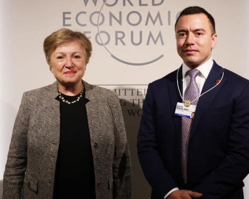 Participó en paneles de alto nivel y reuniones con organismos multilaterales