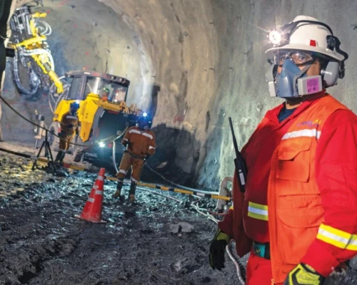 El aumento sostenido del precio del oro y la búsqueda de activos refugio impulsan a compañías productoras con operaciones de alta rentabilidad