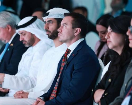 El jefe de Estado subrayó el interés del Ecuador de atraer capitales emiratíes a sectores estratégicos como el de las energías renovables