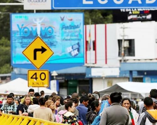 El paso autorizado para transitar hacia Colombia sería el de Rumichaca, mientras que con Perú sería el ubicado en Huaquillas.